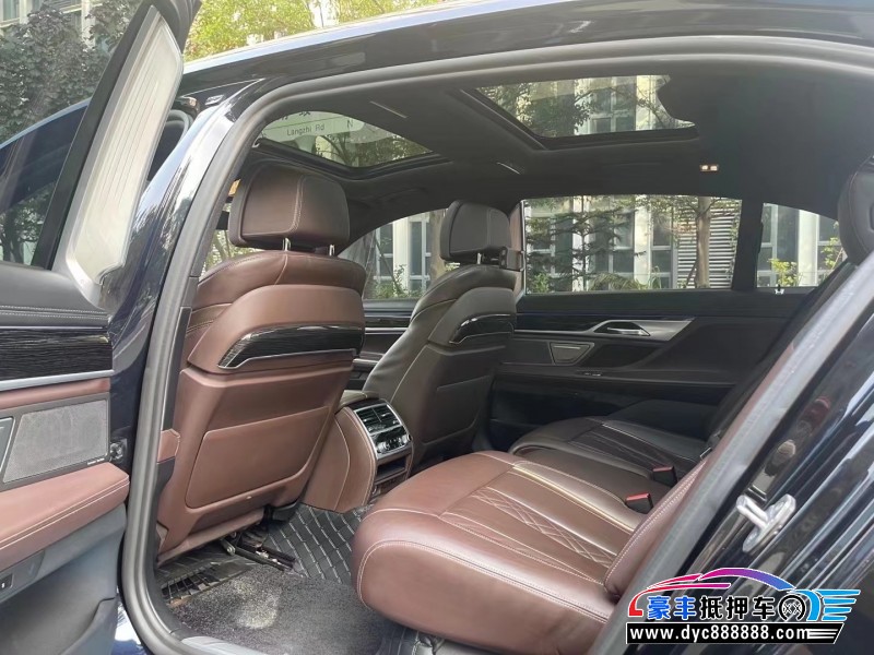 20年宝马7系轿车抵押车出售