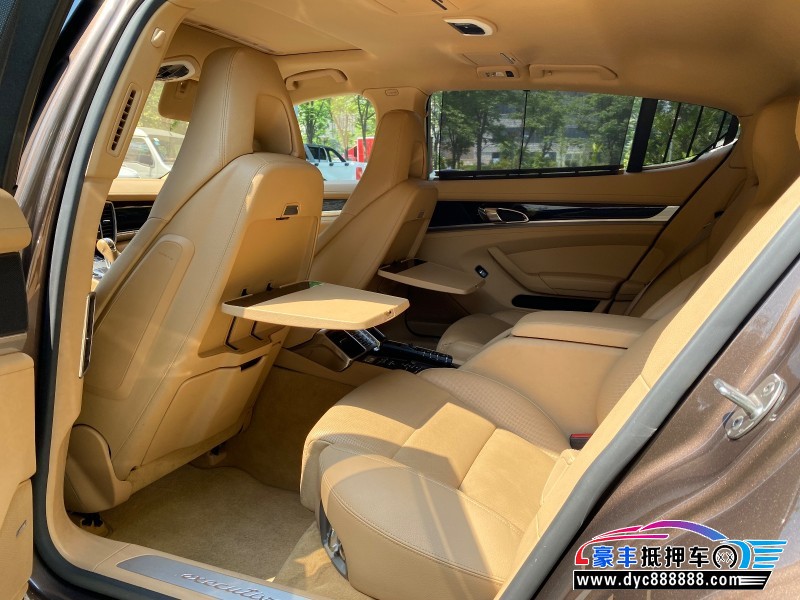 13年保时捷Panamera轿车抵押车出售