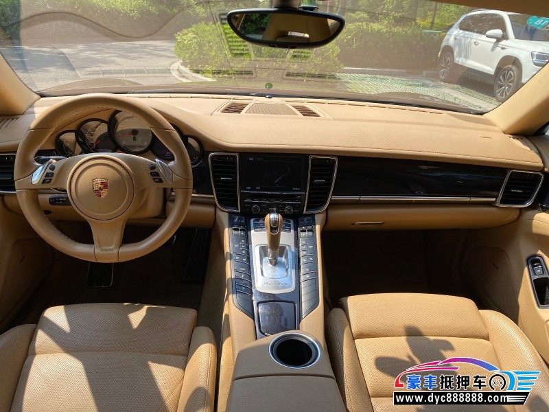 13年保时捷Panamera轿车抵押车出售