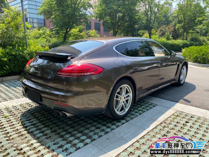13年保时捷Panamera轿车抵押车出售