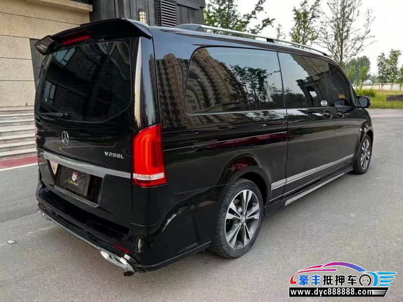 19年奔驰威霆轿车抵押车出售