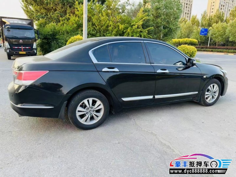 12年本田雅阁轿车抵押车出售