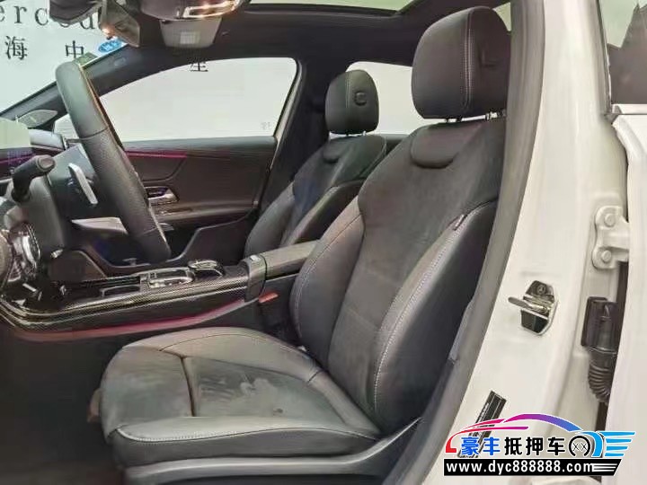 19年奔驰A轿车抵押车出售