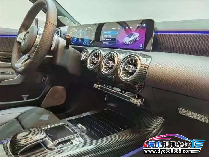 19年奔驰A轿车抵押车出售