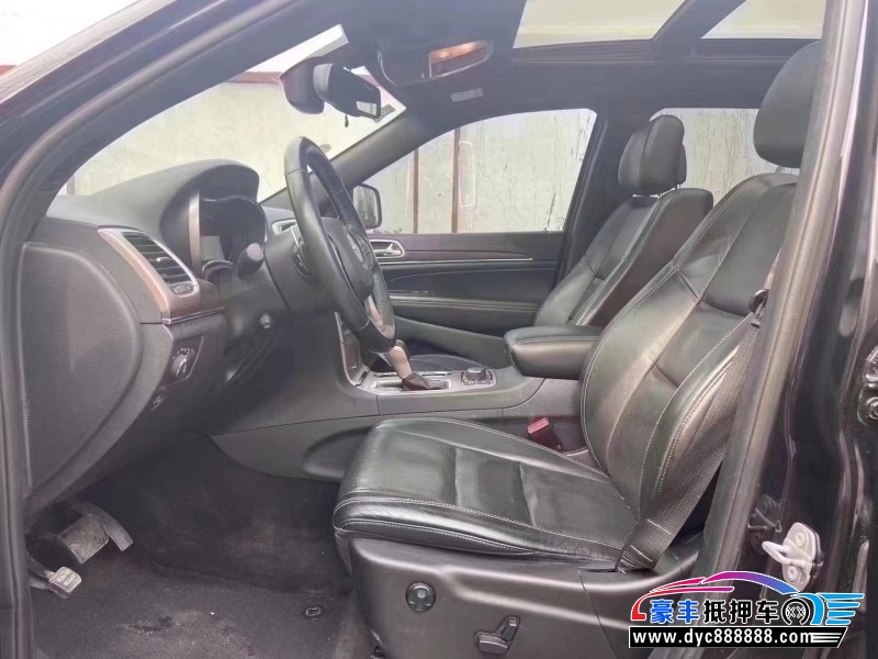 17年Jeep大切诺基轿车抵押车出售