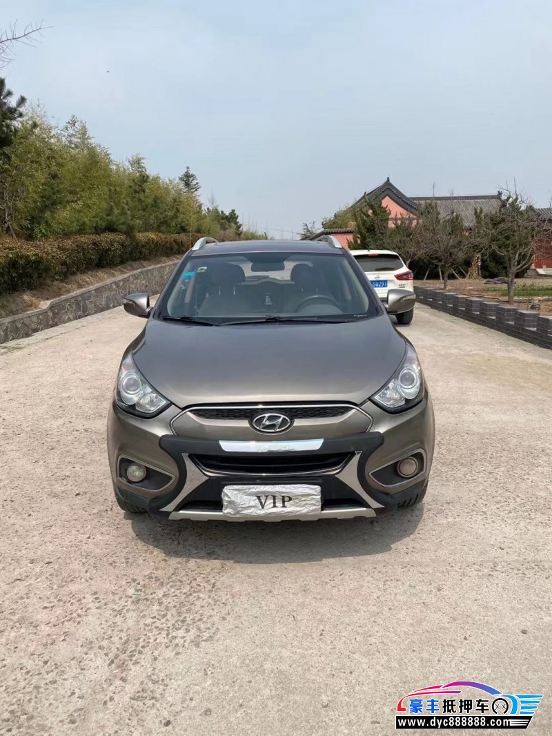 13年现代ix35轿车抵押车出售