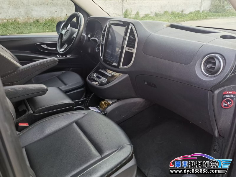 17年奔驰威霆SUV抵押车出售