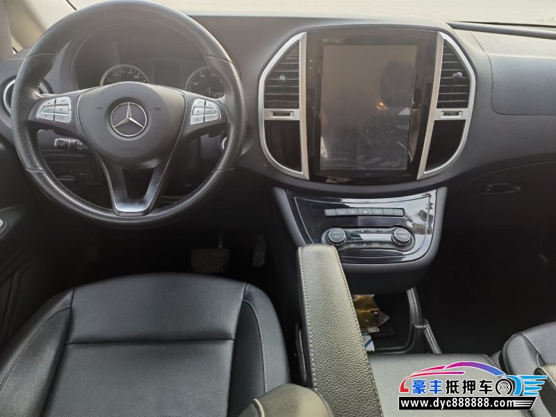 17年奔驰威霆SUV抵押车出售