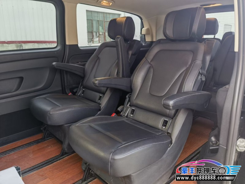 17年奔驰威霆SUV抵押车出售