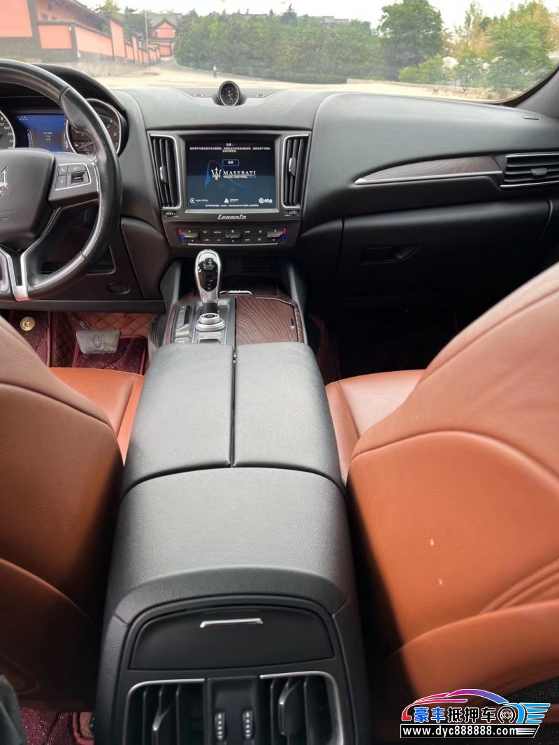 18年玛莎拉蒂莱万特轿车抵押车出售