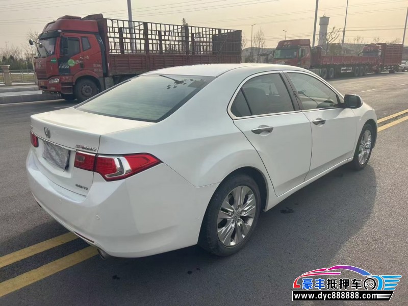 13年本田思铂睿轿车抵押车出售