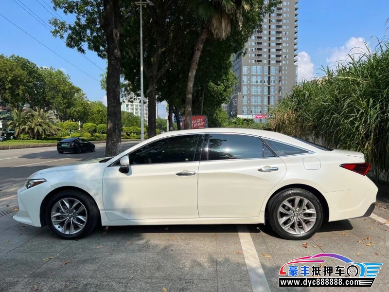20年丰田亚洲龙轿车抵押车出售