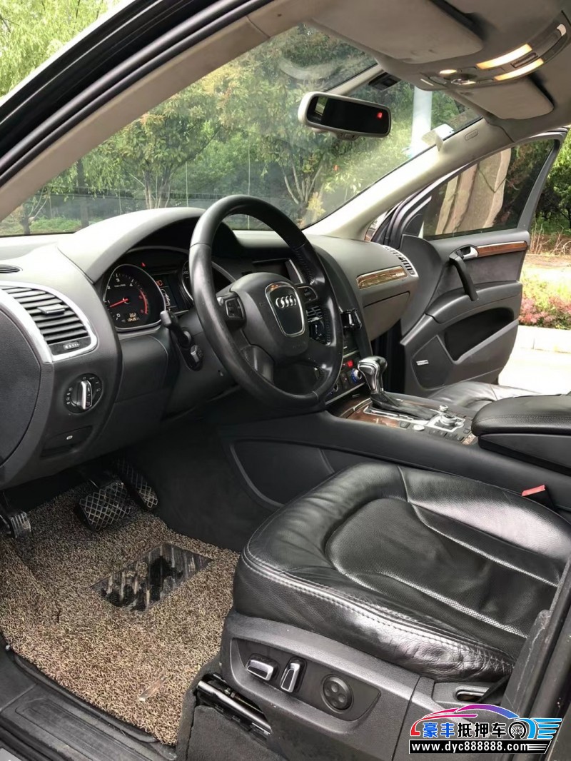 11年奥迪Q7轿车抵押车出售