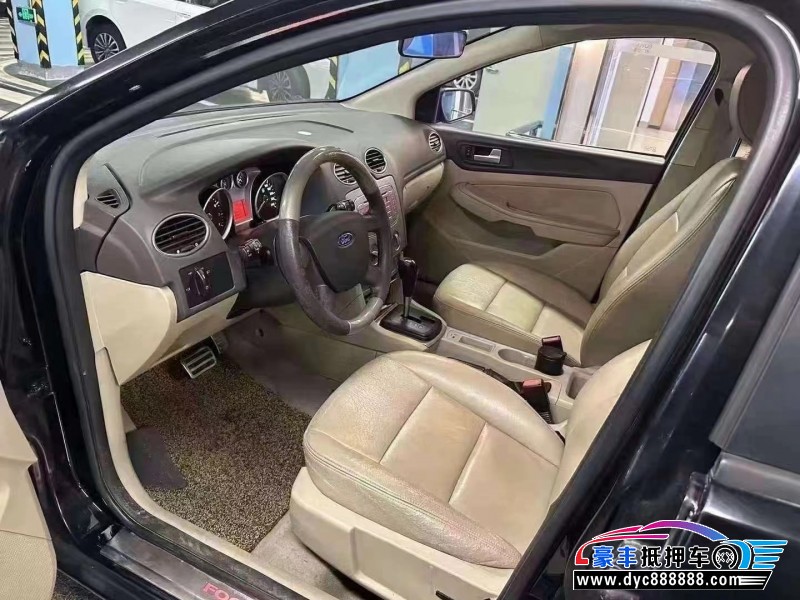 12年福特福克斯轿车抵押车出售