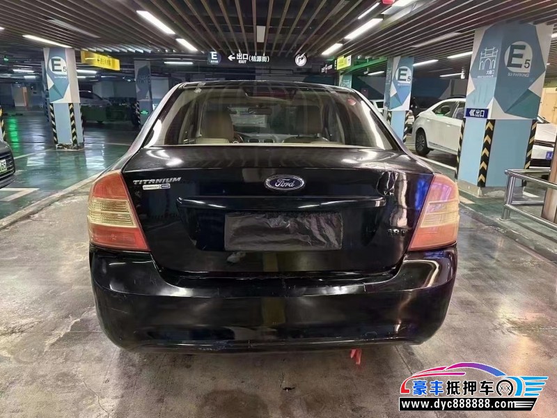 12年福特福克斯轿车抵押车出售