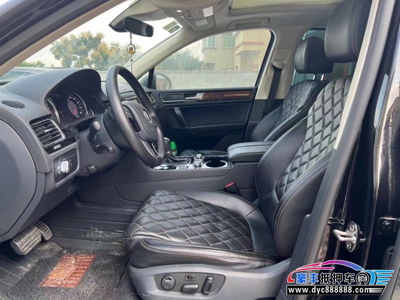 17年大众途锐轿车抵押车出售