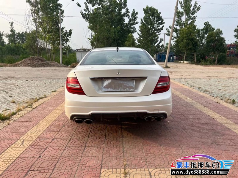 14年奔驰C轿车抵押车出售
