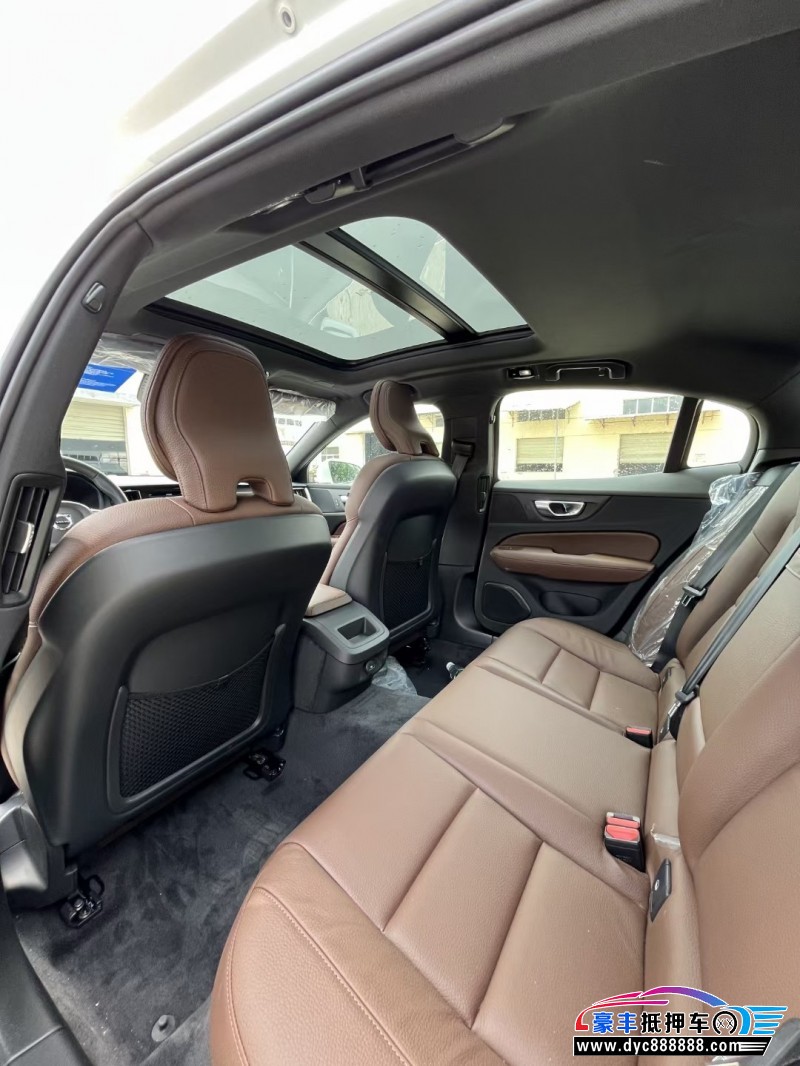 23年沃尔沃S60轿车抵押车出售