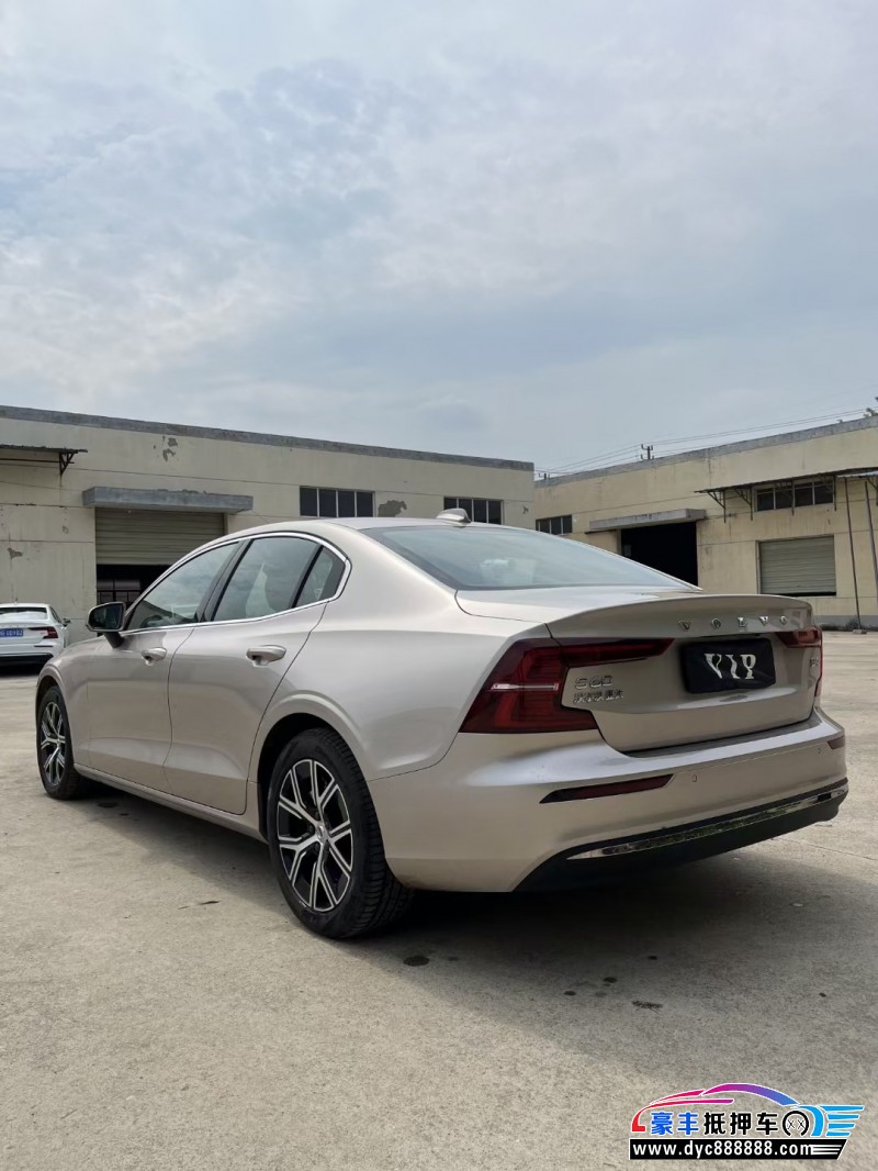 23年沃尔沃S60轿车抵押车出售