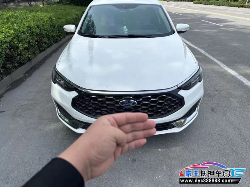 21年福特福睿斯轿车抵押车出售