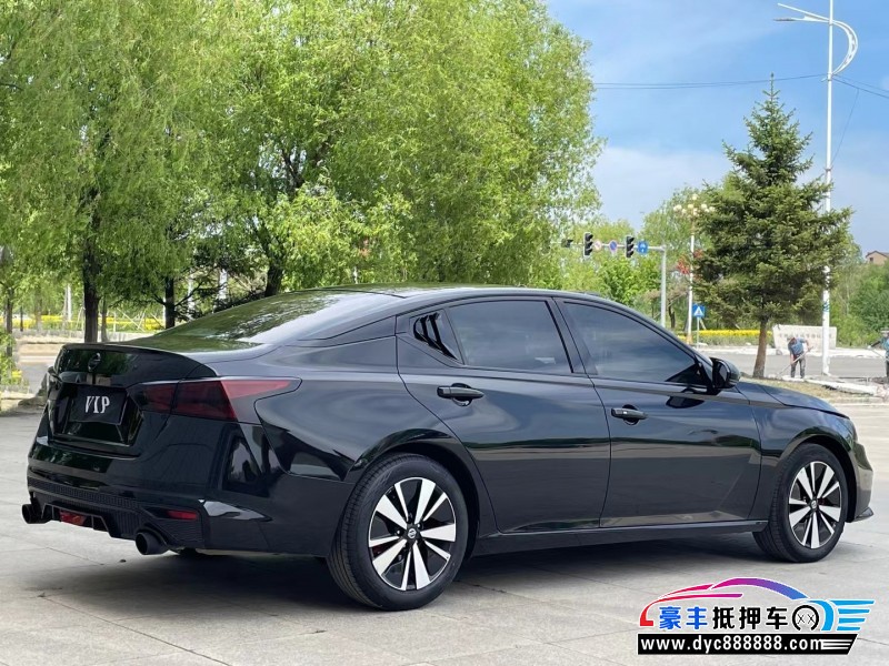 21年日产天籁轿车抵押车出售