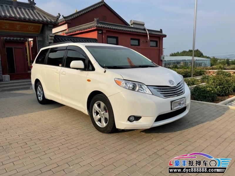 13年丰田塞纳轿车抵押车出售