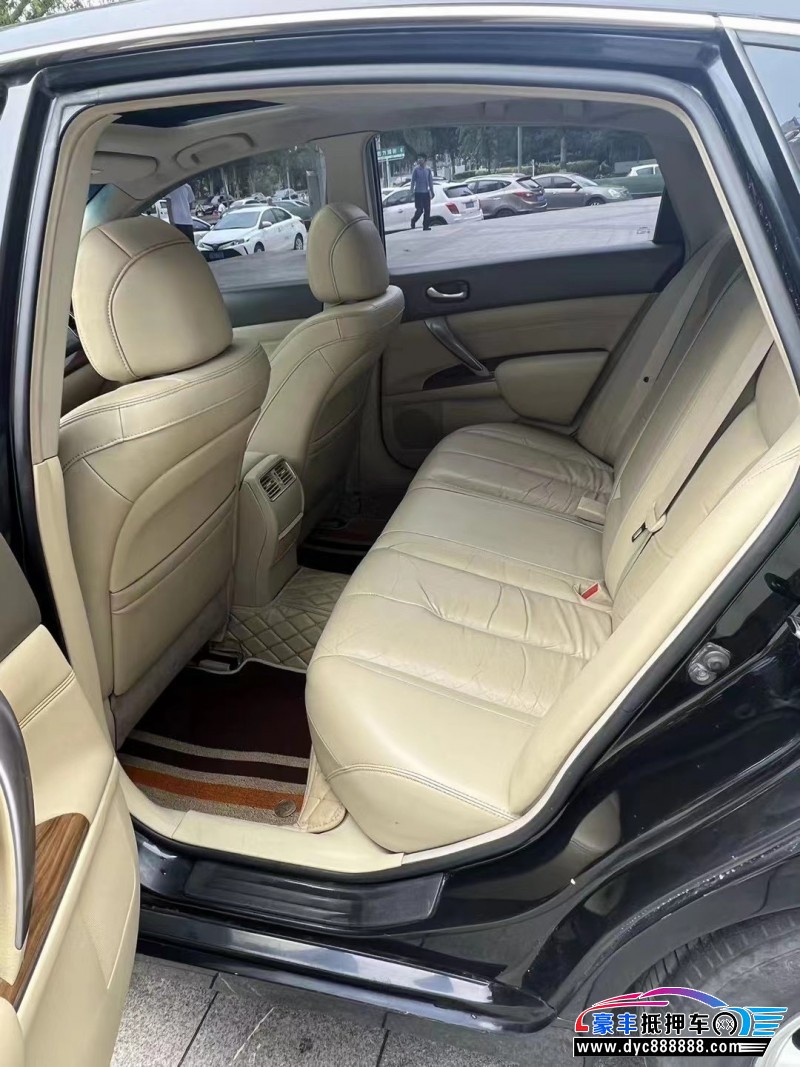 11年日产天籁轿车抵押车出售