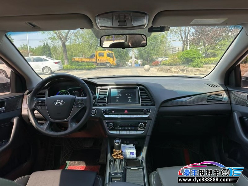 21年现代索纳塔轿车抵押车出售