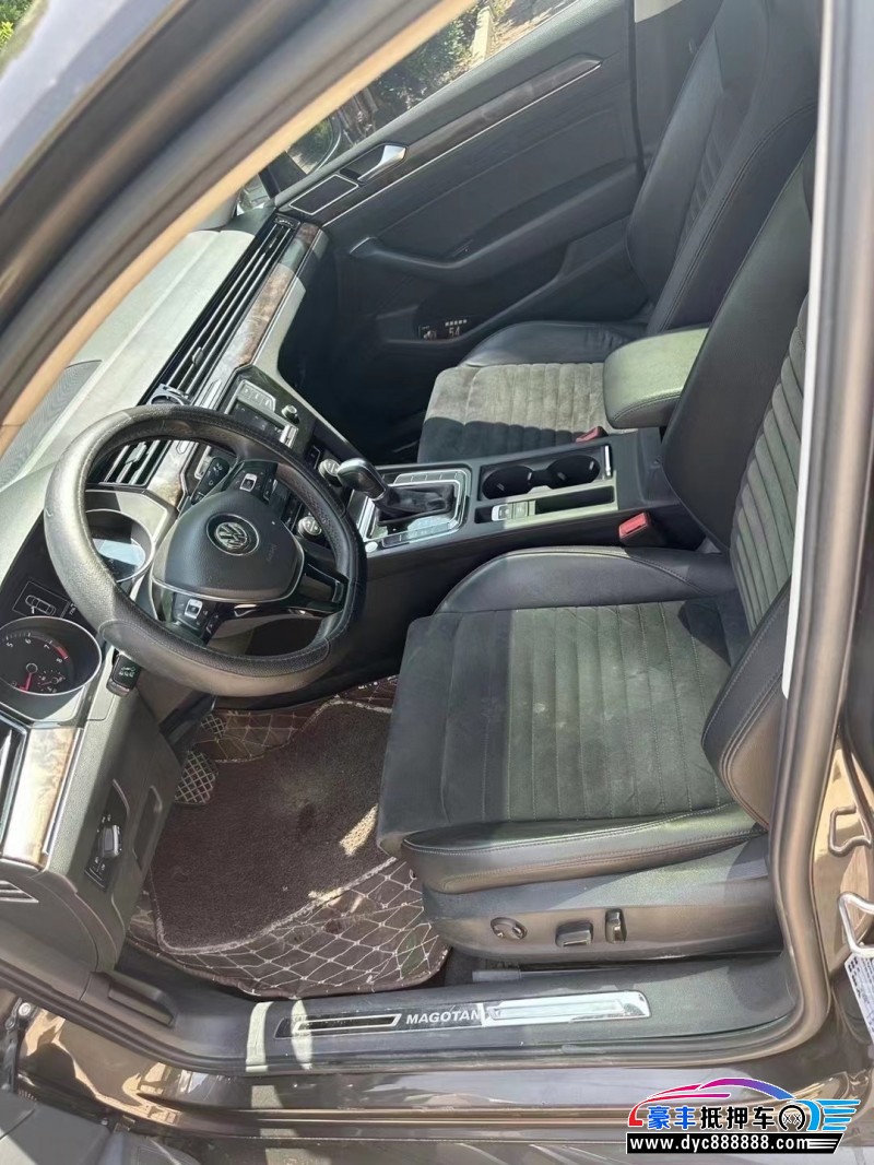 17年大众迈腾轿车抵押车出售