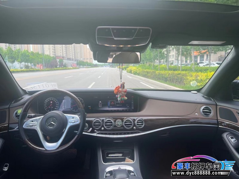 20年奔驰S级轿车抵押车出售