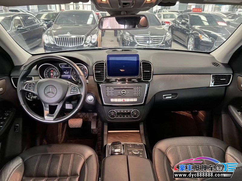 17年奔驰GLE轿车抵押车出售