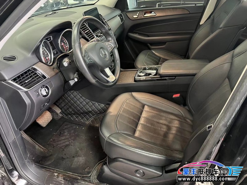 17年奔驰GLE轿车抵押车出售
