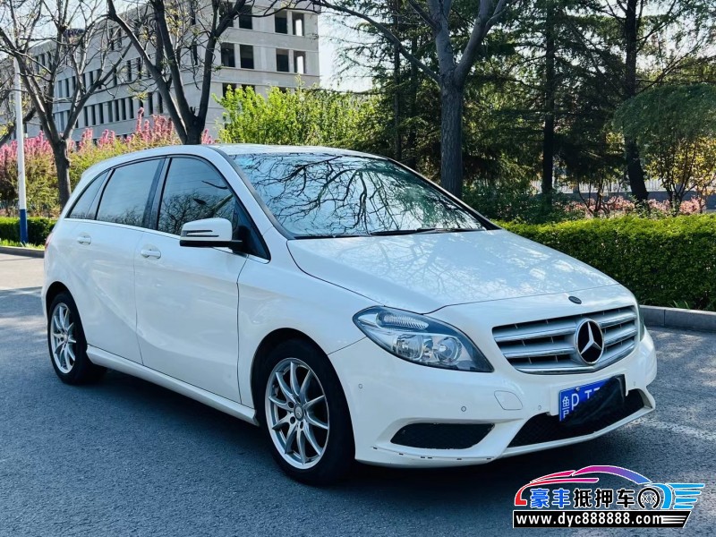 13年奔驰B级轿车抵押车出售