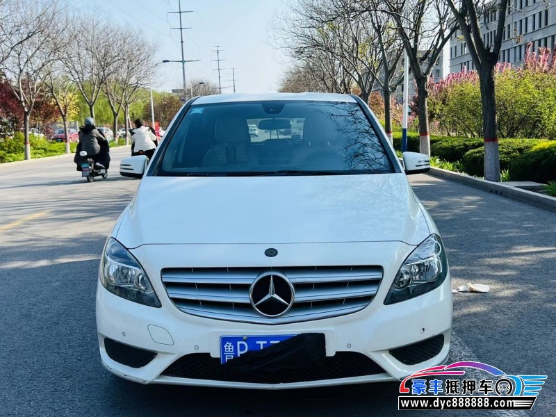 13年奔驰B级轿车抵押车出售