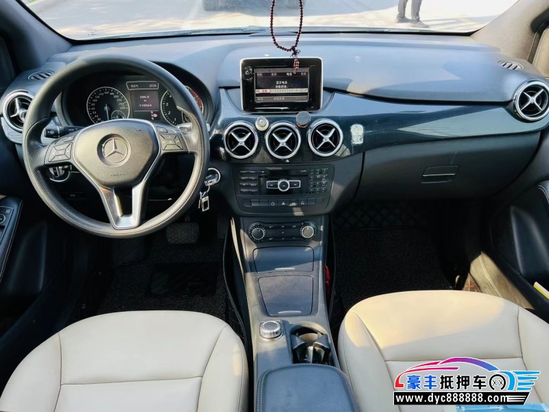 13年奔驰B级轿车抵押车出售