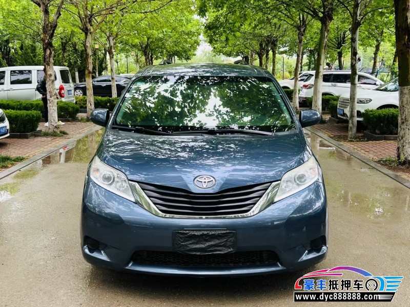 16年丰田塞纳轿车抵押车出售