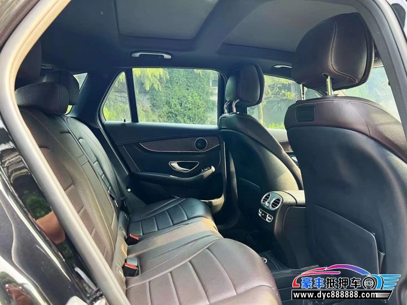 18年奔驰GLC轿车抵押车出售