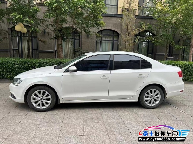 13年大众速腾轿车抵押车出售