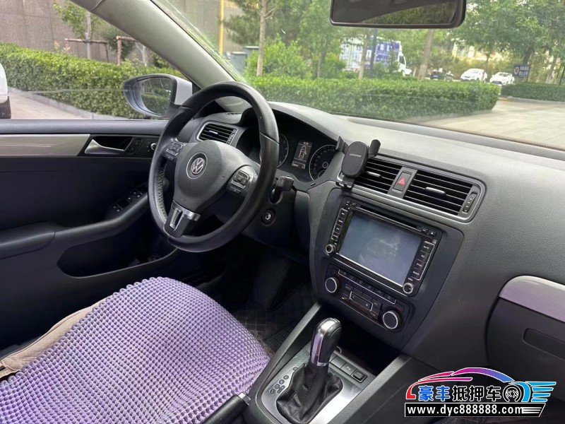 13年大众速腾轿车抵押车出售