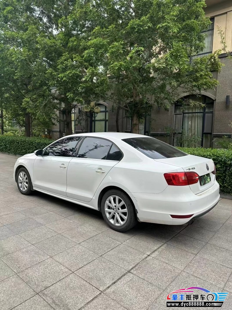 13年大众速腾轿车抵押车出售