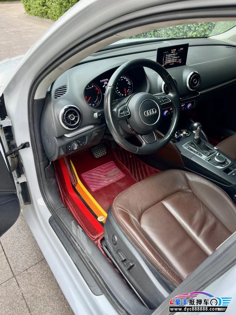 17年奥迪A3轿车抵押车出售