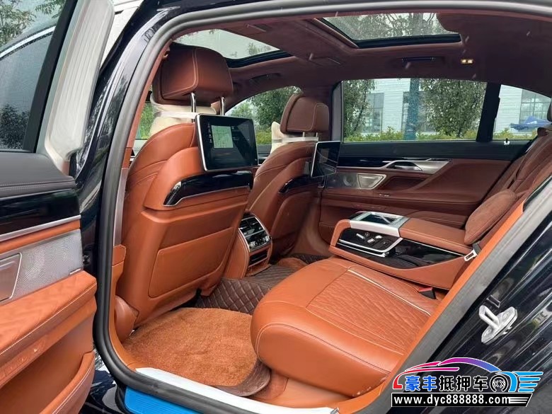 22年宝马7系轿车抵押车出售