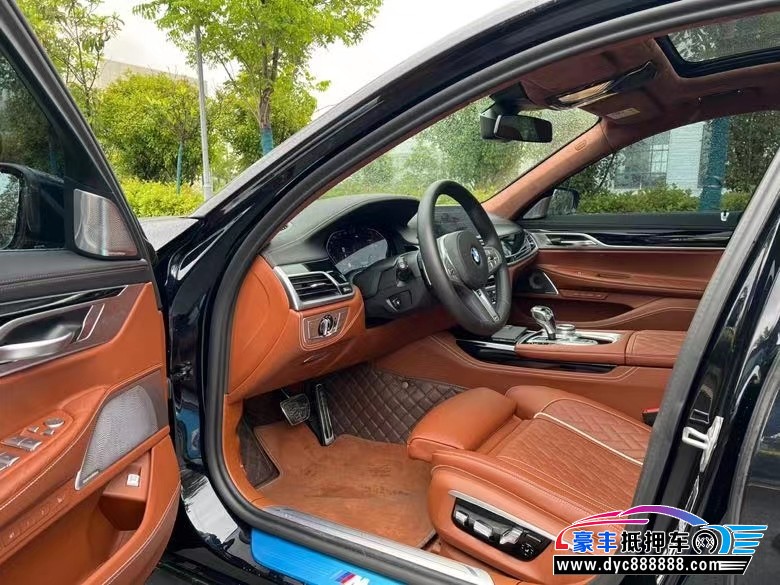 22年宝马7系轿车抵押车出售