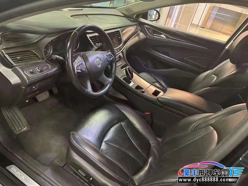 20年别克君越轿车抵押车出售