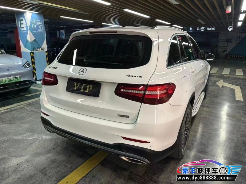 18年奔驰GLC轿车抵押车出售