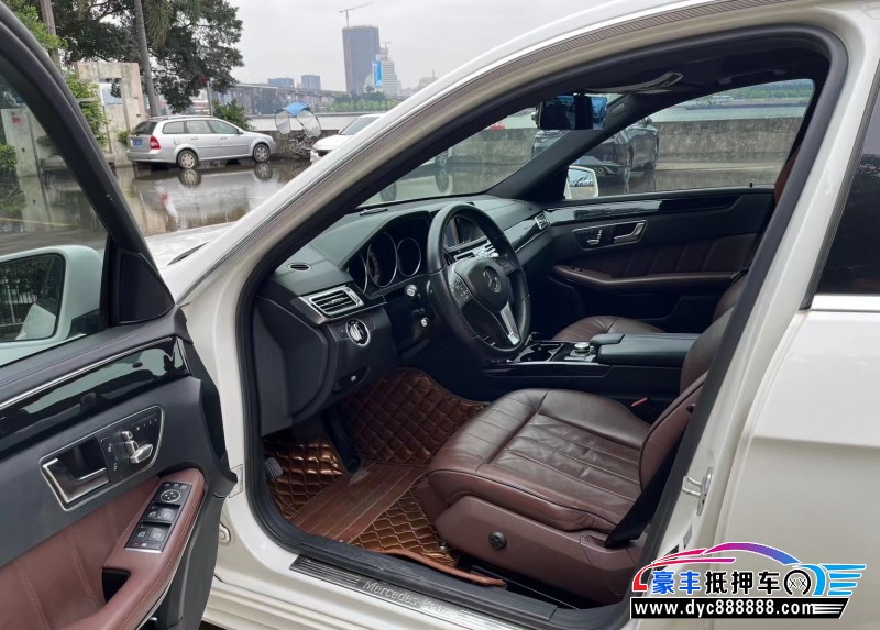 14年奔驰E轿车抵押车出售