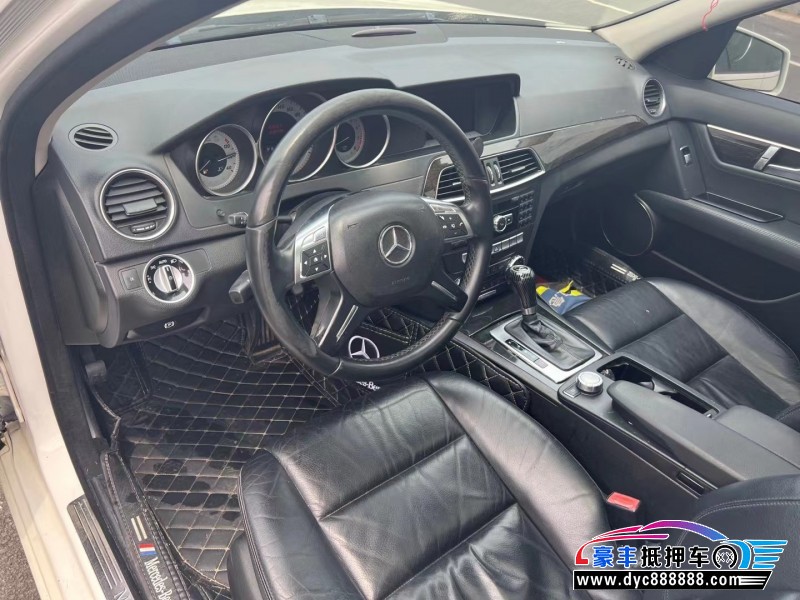 12年奔驰C轿车抵押车出售