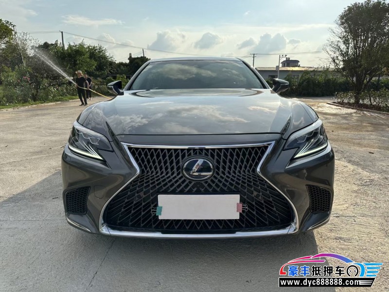 19年雷克萨斯LS轿车抵押车出售
