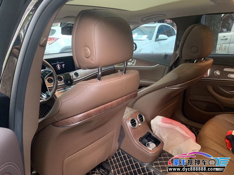 22年奔驰E轿车抵押车出售