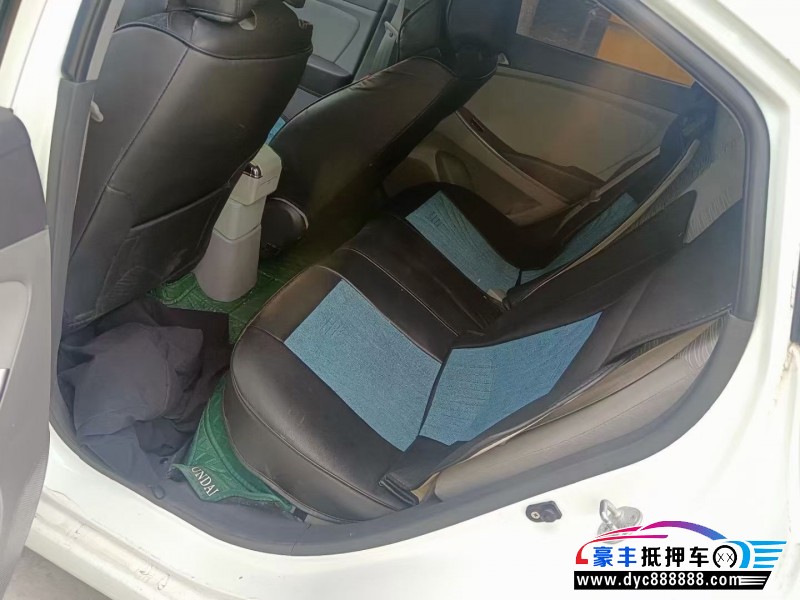 16年现代瑞纳轿车抵押车出售